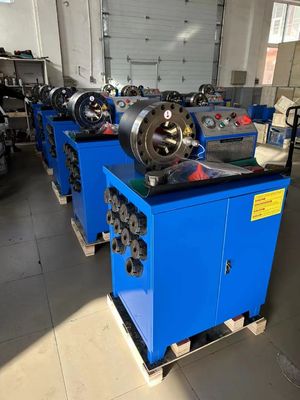 آلة حفر أنابيب المطاط عالية الكفاءة 600T قوة حفر 220v / 240v / 380v / 415v