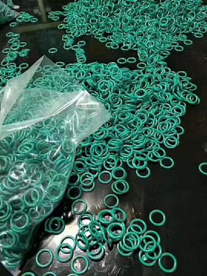 سعر جيد المواد الخضراء NBR/FKM/FFKM المطاط O حلقات OEM/ODM ضغط صب مع مقاومة جيدة للزيت 16-30 N/mm قوة الشق الانترنت