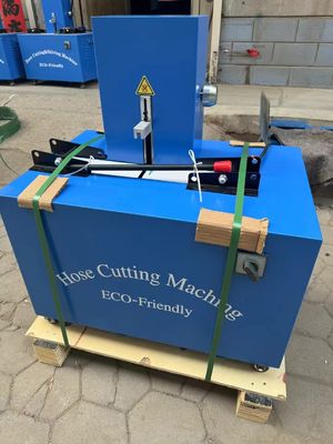 سعر جيد 2 بوصة أزرق السكيينغ و 4 طبقات الكهربائية مطاط أنابيب قطع آلة مع التحكم في زر متقدمة وسهلة الاستخدام الانترنت