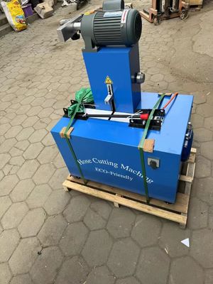 سعر جيد خالية من الغبار الزرقاء السكيينغ و 4 طبقات الكهربائية مطاط أنابيب قطع آلة مع التحكم المتقدم والصديقة للمستخدم زر الانترنت