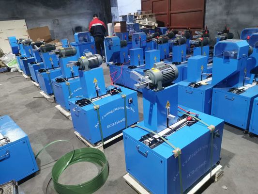 سعر جيد الأسئلة الشائعة 300 مجموعة في الشهر آلة قطع خرطوم المطاط 850 * 600 * 1200mm الانترنت