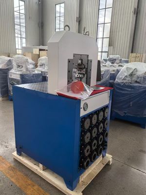 سعر جيد 3 بوصة نظام التحكم بـ PLC 7.5kw كفاءة العمل 800 قطعة / ساعة آلة حفر الأنابيب الهيدروليكية الانترنت
