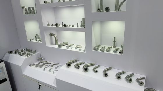سعر جيد محول خيوط مخصص / ملحقات خرطوم هيدروليكي ملحقات خرطوم هيدروليكي الحاجز الحاجز الشكل المتساوي 1/4 '' مستقيم 45 ° 90 ° حجم مختلف الانترنت