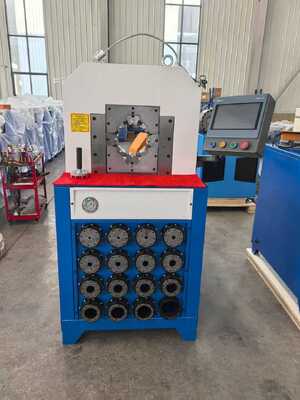 ماكينة تجعيد الخراطيم الهيدروليكية الكهربائية 220 فولت/380 فولت 3 بوصة مع قوة تجعيد 2800 كيلو نيوتن نظام التحكم PLC/الزر ونطاق تجعيد 6-76 مم