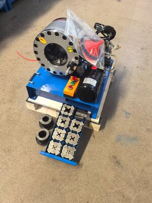 سعر جيد 12V / 24V فولت الهيدروليكية خرطوم محطم آلة مع 600T قوة محطم 10 موجات ومدى 6-51mm لشحن السيارة الانترنت